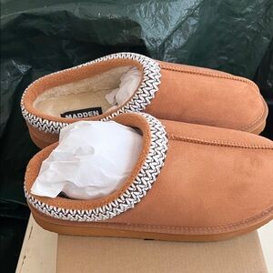 Brand new in box Steve Madden Chestnut Slip-On Slippers
